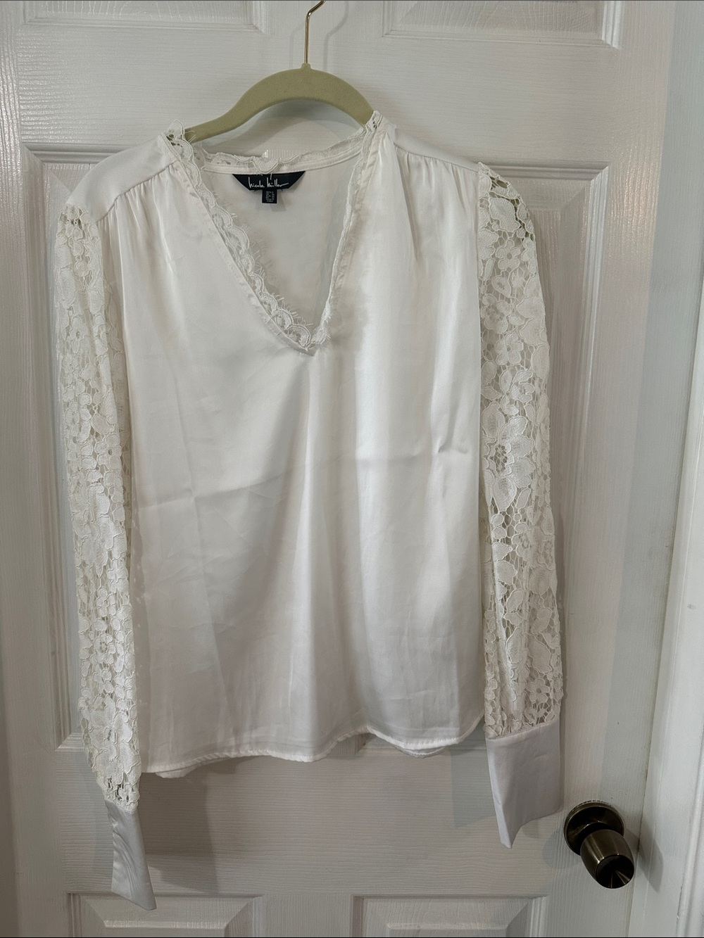 Nicole miller small White Lace-Sleeve V-Neck Women's Blouse